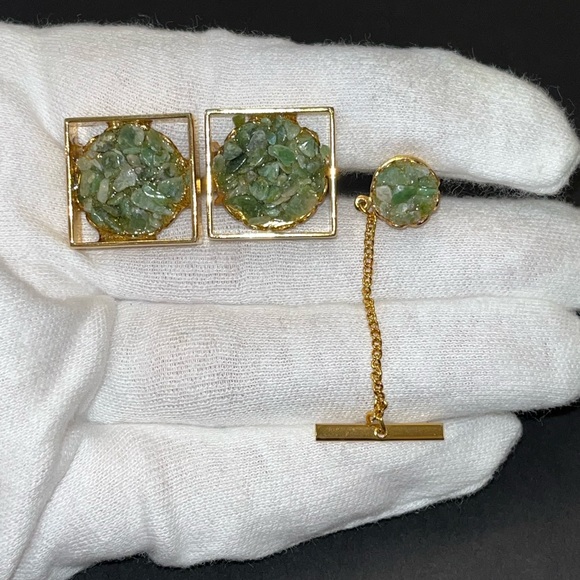 Vintage Jade Cufflinks and Tie Tack - Picture 7 of 7